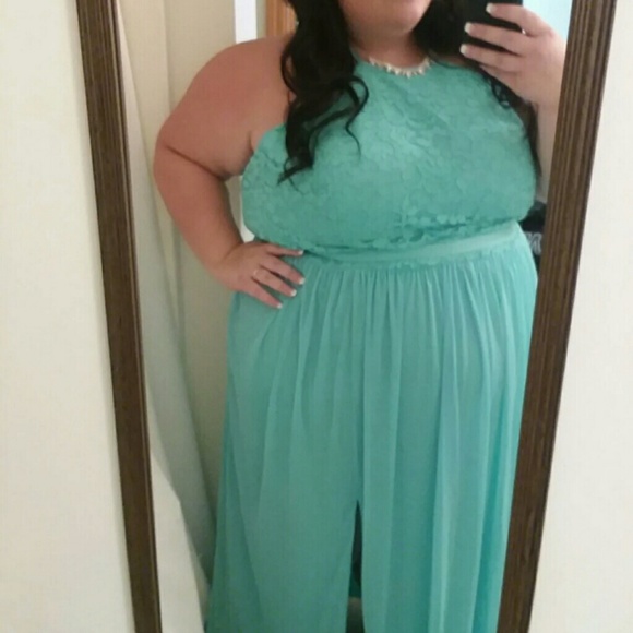 Bridesmaids Dress - Picture 3 of 4